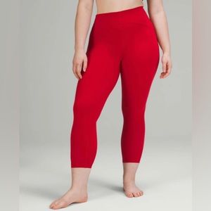 In-still Lulu Lemon leggings